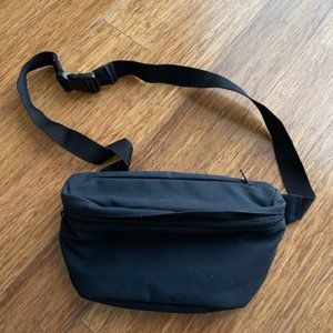 Uniqlo crossbody bag/wallet